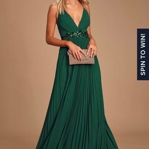 NWT Lulu’s Hunter Green Sequin Lace Pleated Dress
